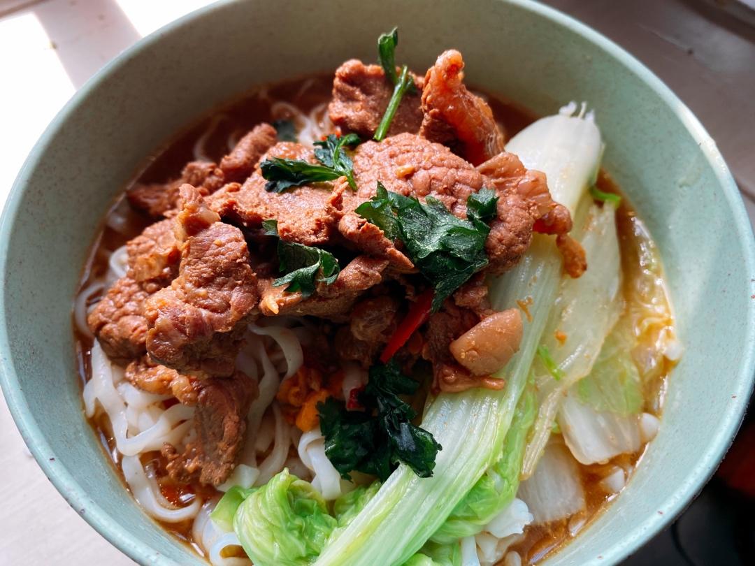 珐琅铸铁锅 之 红烧牛肉面