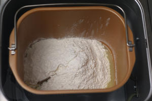 面包机版❗️芝士香肠吐司的做法 步骤2