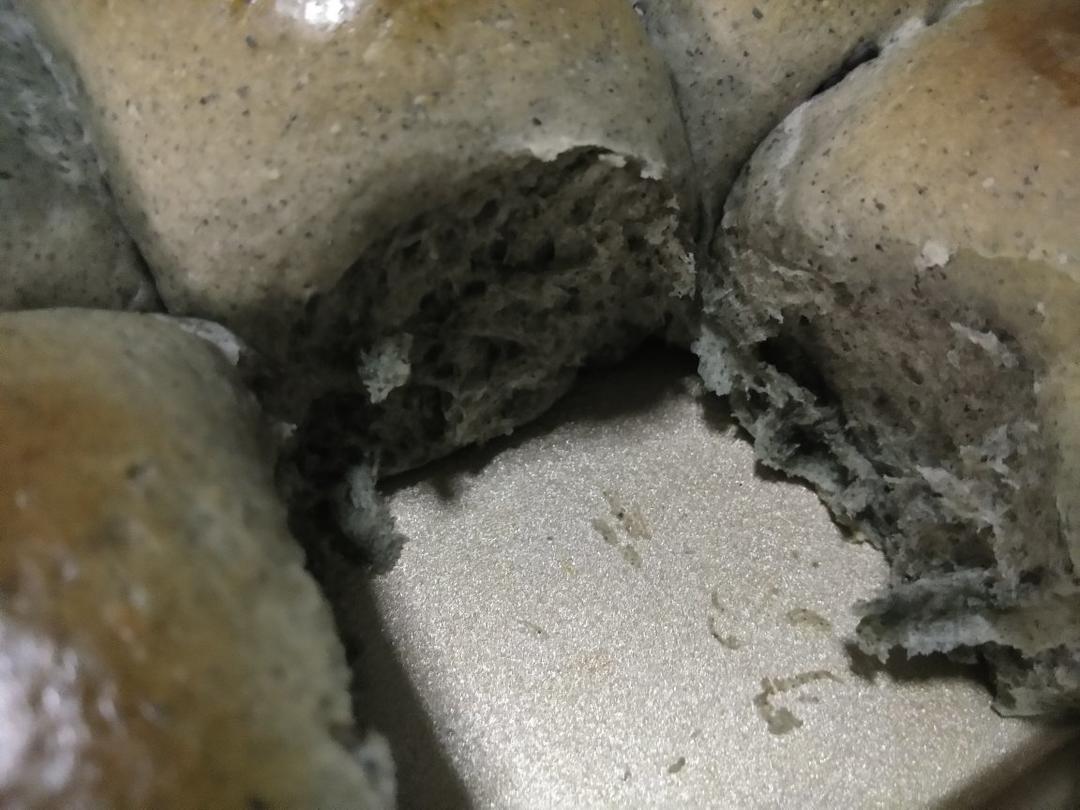 黑芝麻餐包~面包界的黑美人