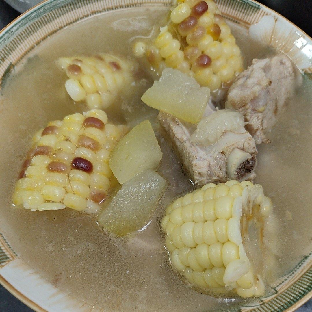 冬瓜玉米排骨汤(不好喝我去你家给你做！！)