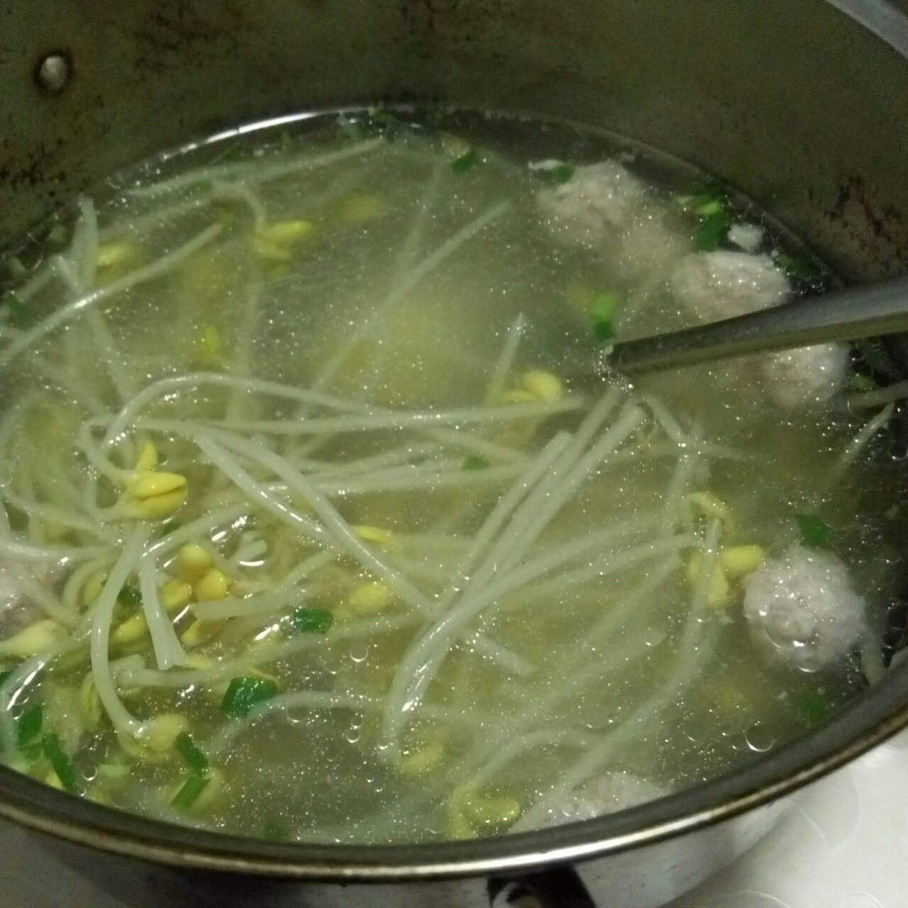 豆芽丸子汤