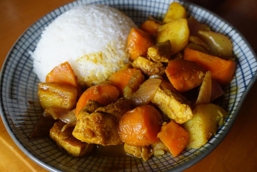 咖喱鸡肉饭