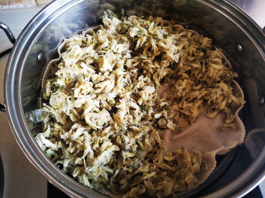 老妈秘方蒸菜蒸榆钱蒸洋槐花蒸野菜（有详细步骤）