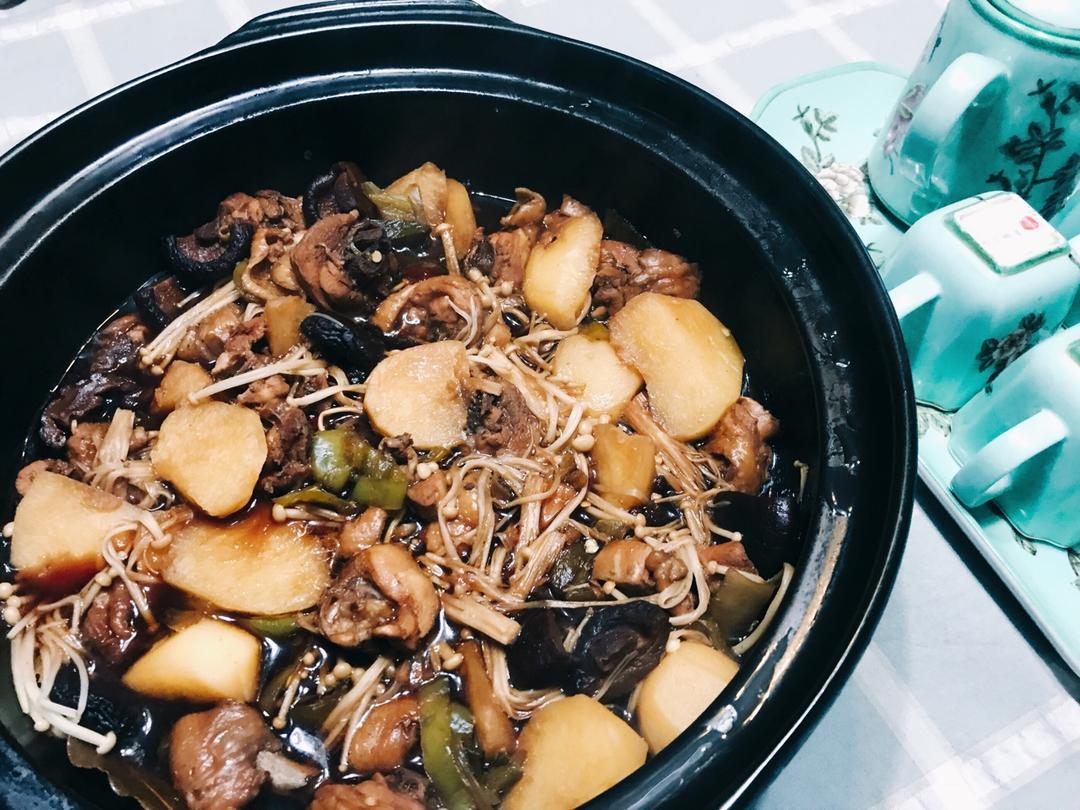 【黄焖鸡米饭】