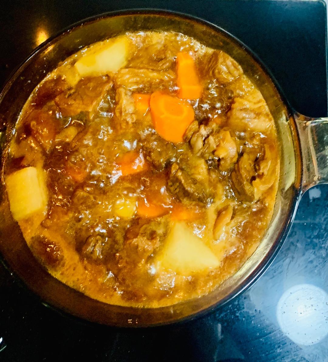 炖牛腩