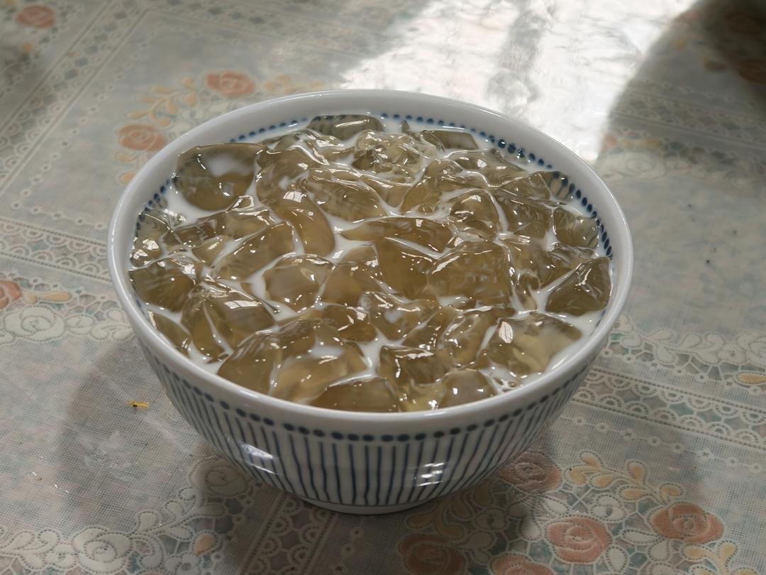 海底椰雪梨菊花冻（新派粤式甜品）