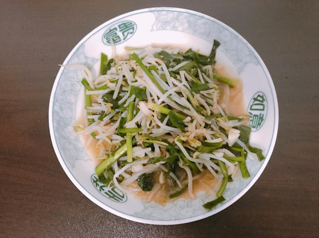 绿豆芽炒韭菜