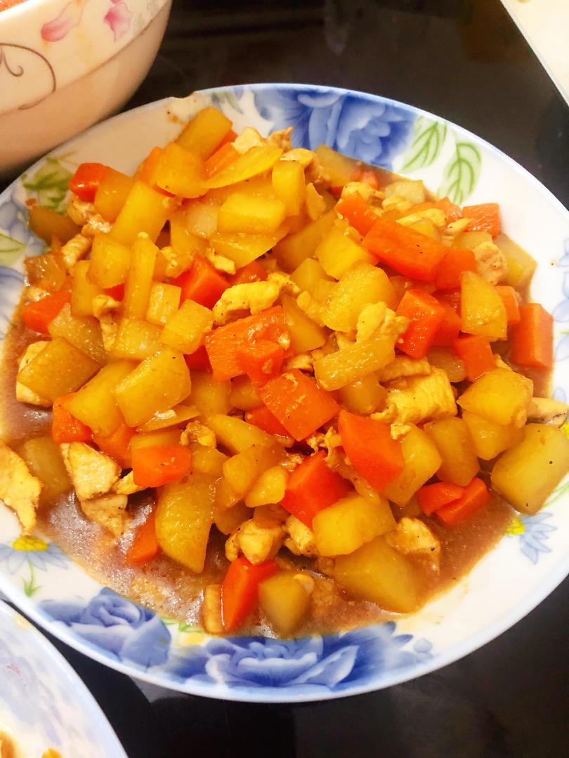 好吃到连盆都舔干净了‼️‼️土豆鸡肉盖饭