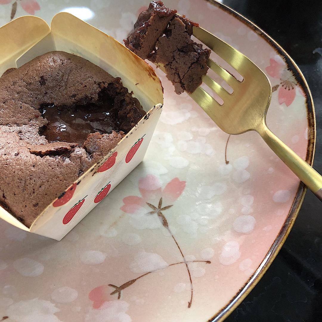 巧克力熔岩蛋糕(全图文超简单)