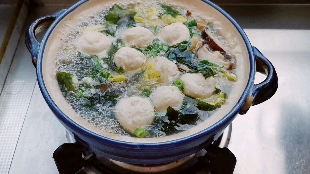 鲜掉毛的虾滑滚汤
