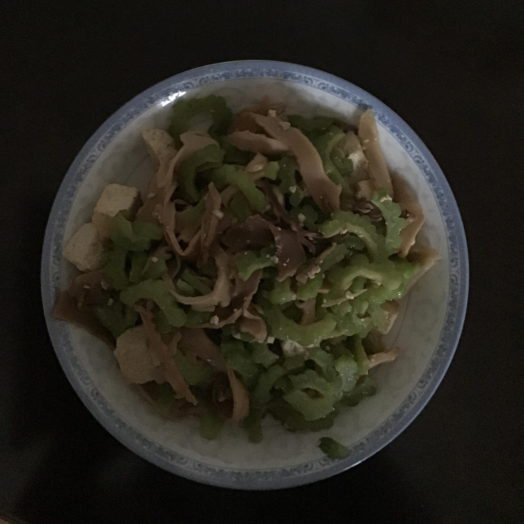 苦瓜咸笋豆腐