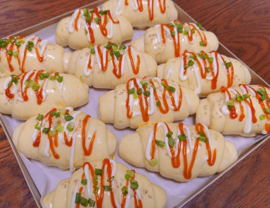 这热狗面包只需1次发酵，成品巨软