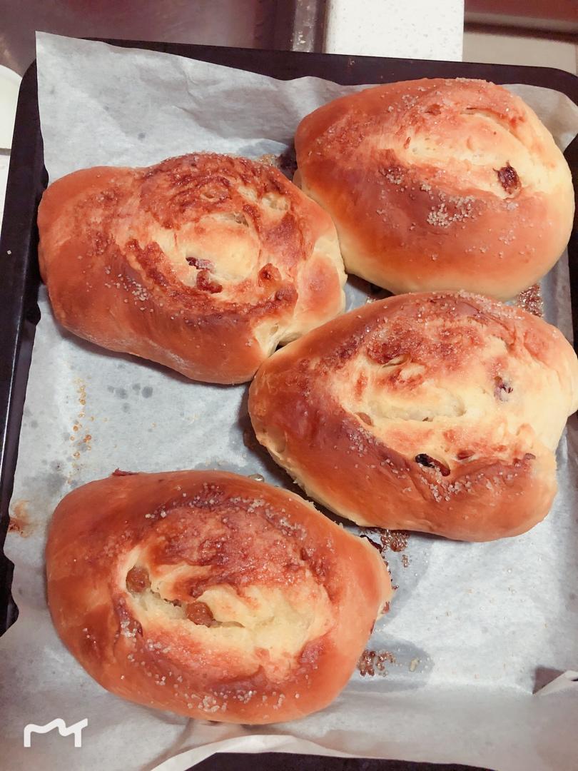 葡萄软欧（仿原麦山丘）Milk flavored bread filled with raisins and butter