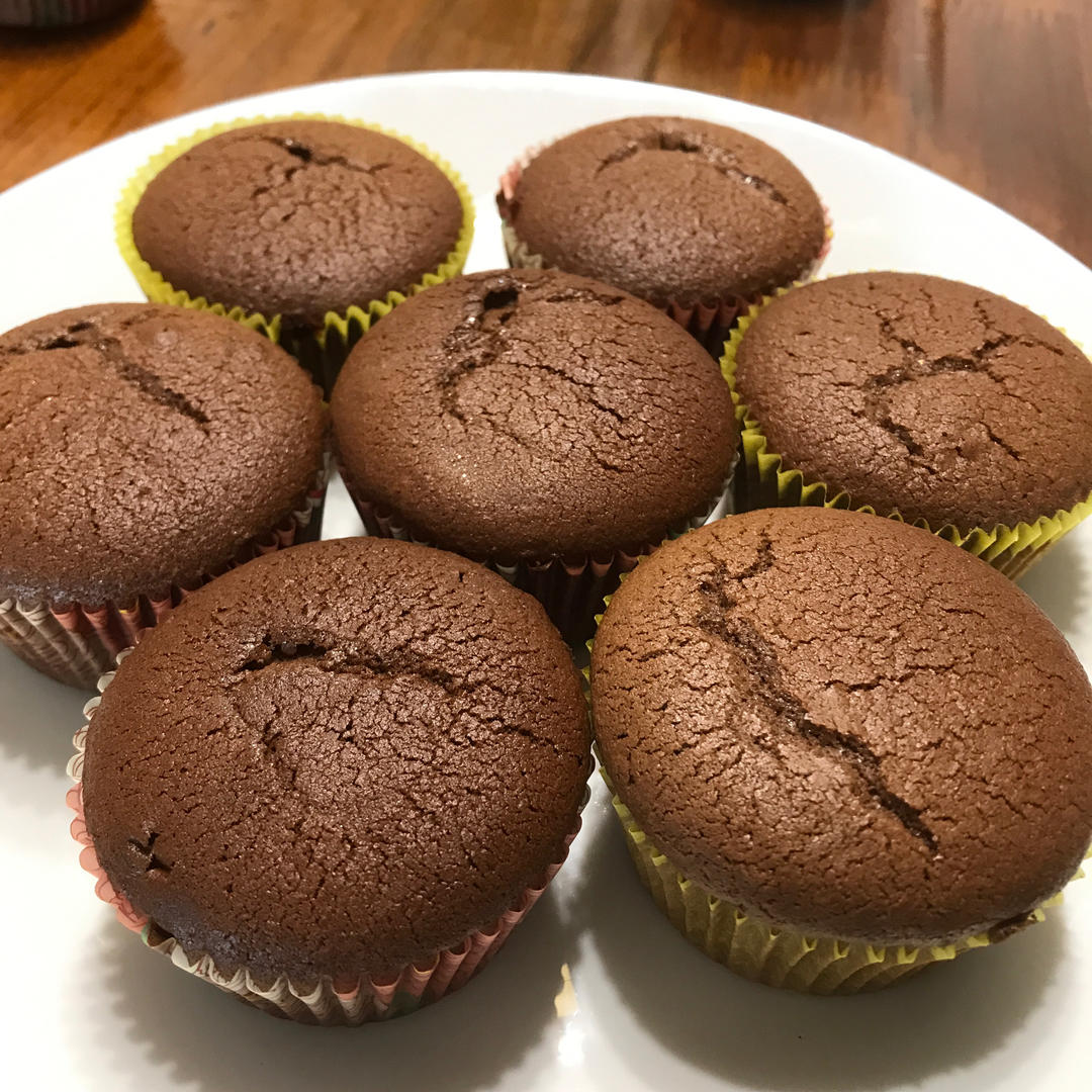 三重巧克力海绵杯子蛋糕（分蛋法）