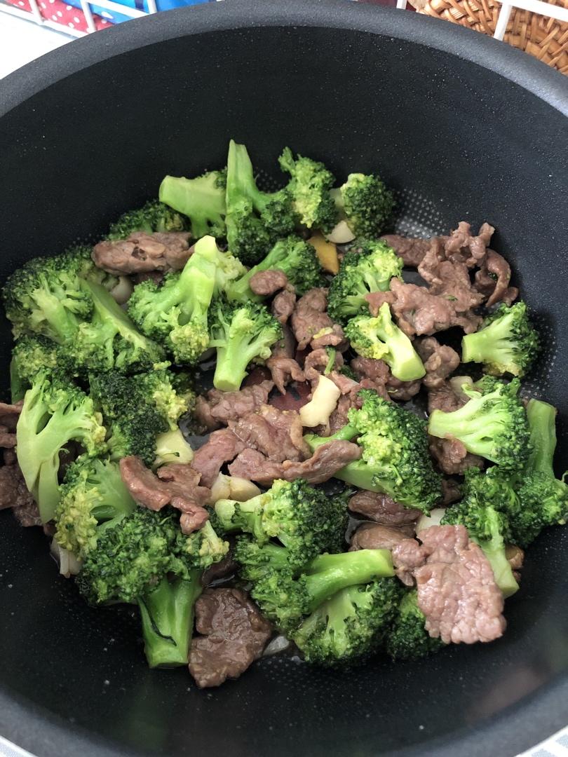 西兰花炒牛肉