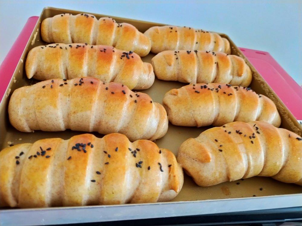 毛毛虫肉松面包