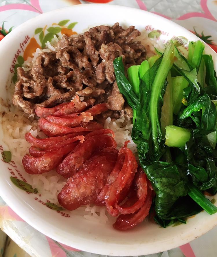 超简易腊肠蒸饭