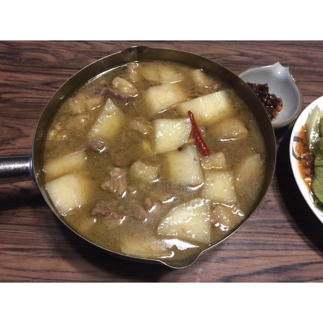 萝卜牛腩煲（无柱候酱无高压锅无沙煲版）
