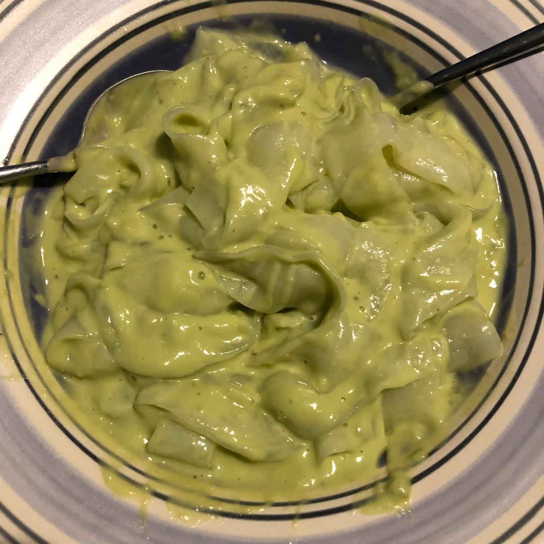 生酮-牛油果酱拌魔芋面