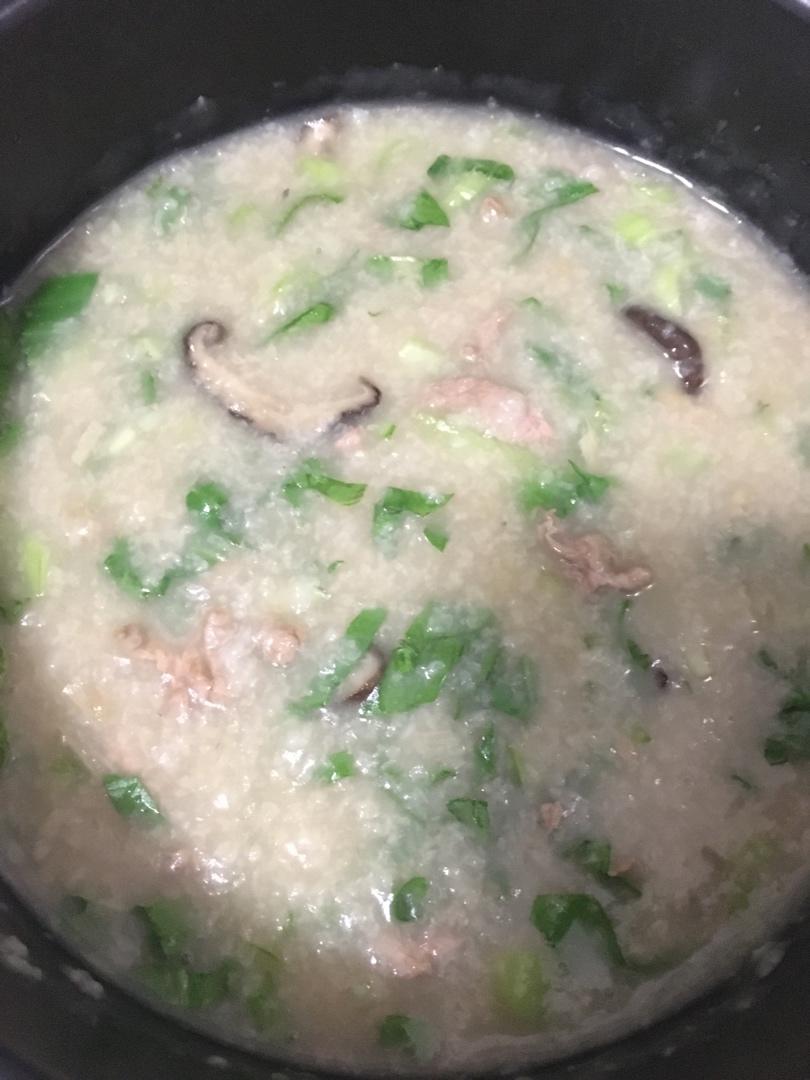 暖暖的青菜瘦肉粥