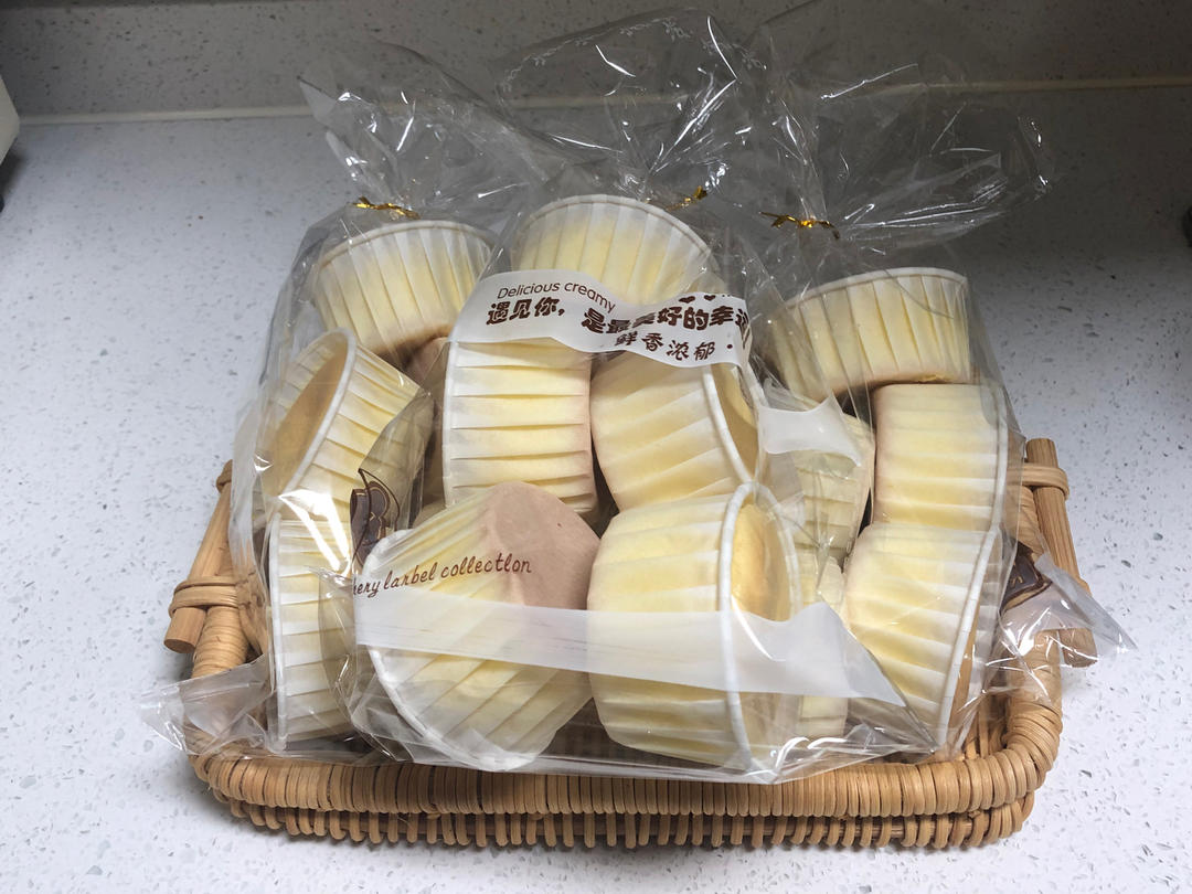 戚风小纸杯蛋糕