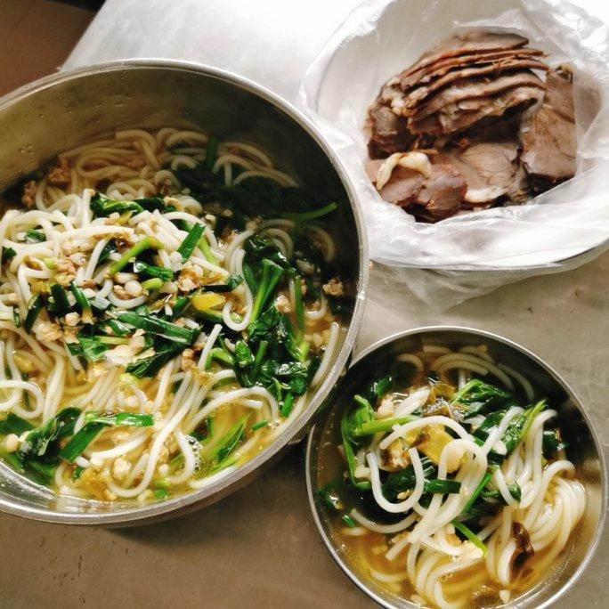 云南人，煮《云南米线》简单版