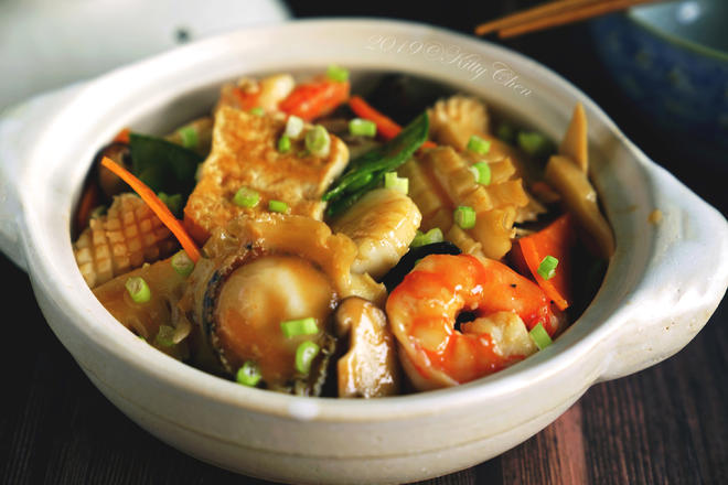 鲜得人心：八珍海鲜豆腐煲的做法