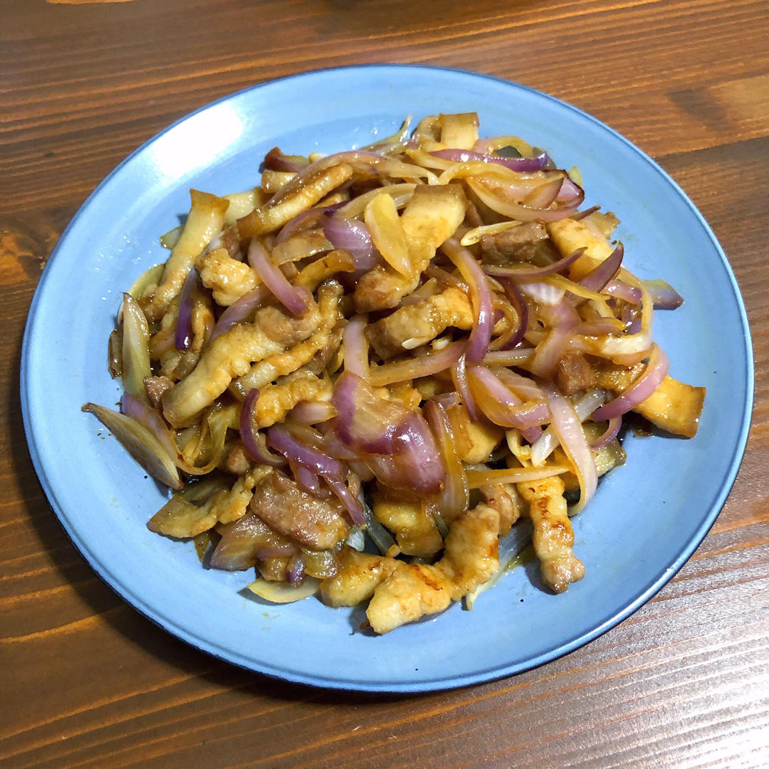 洋葱炒肉