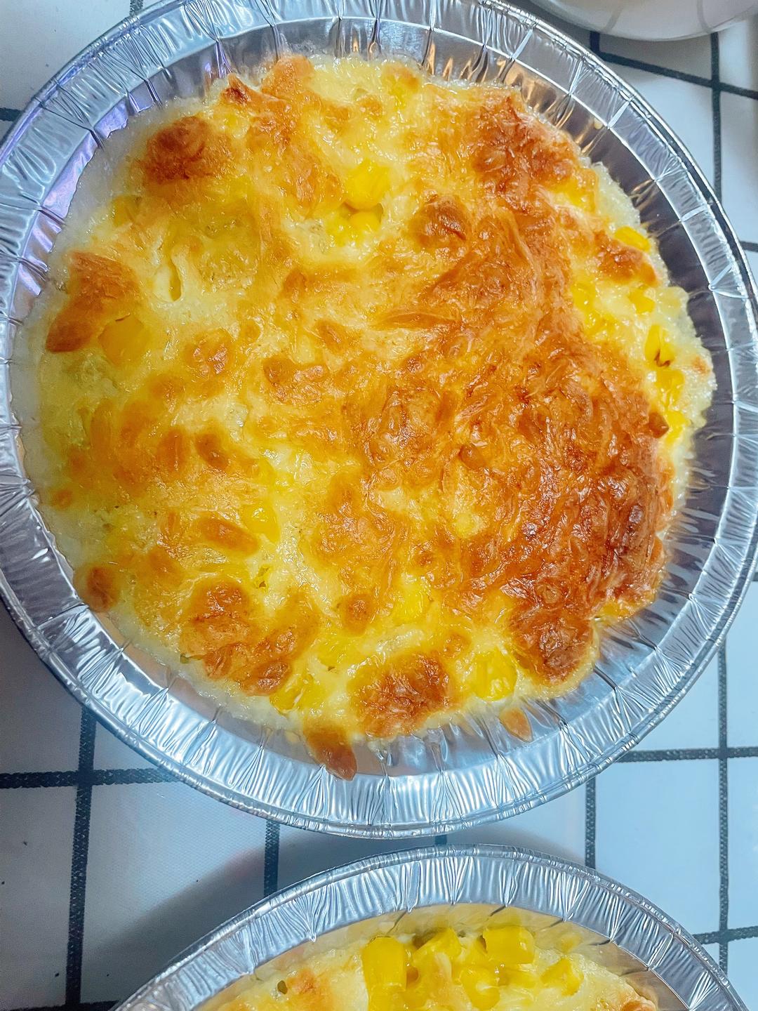 做了两盘    一盘100克玉米粒一大把芝士碎烤箱210度15分钟一起出锅