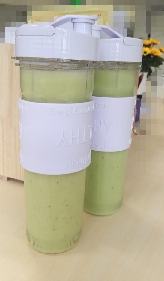 香蕉牛油果奶昔