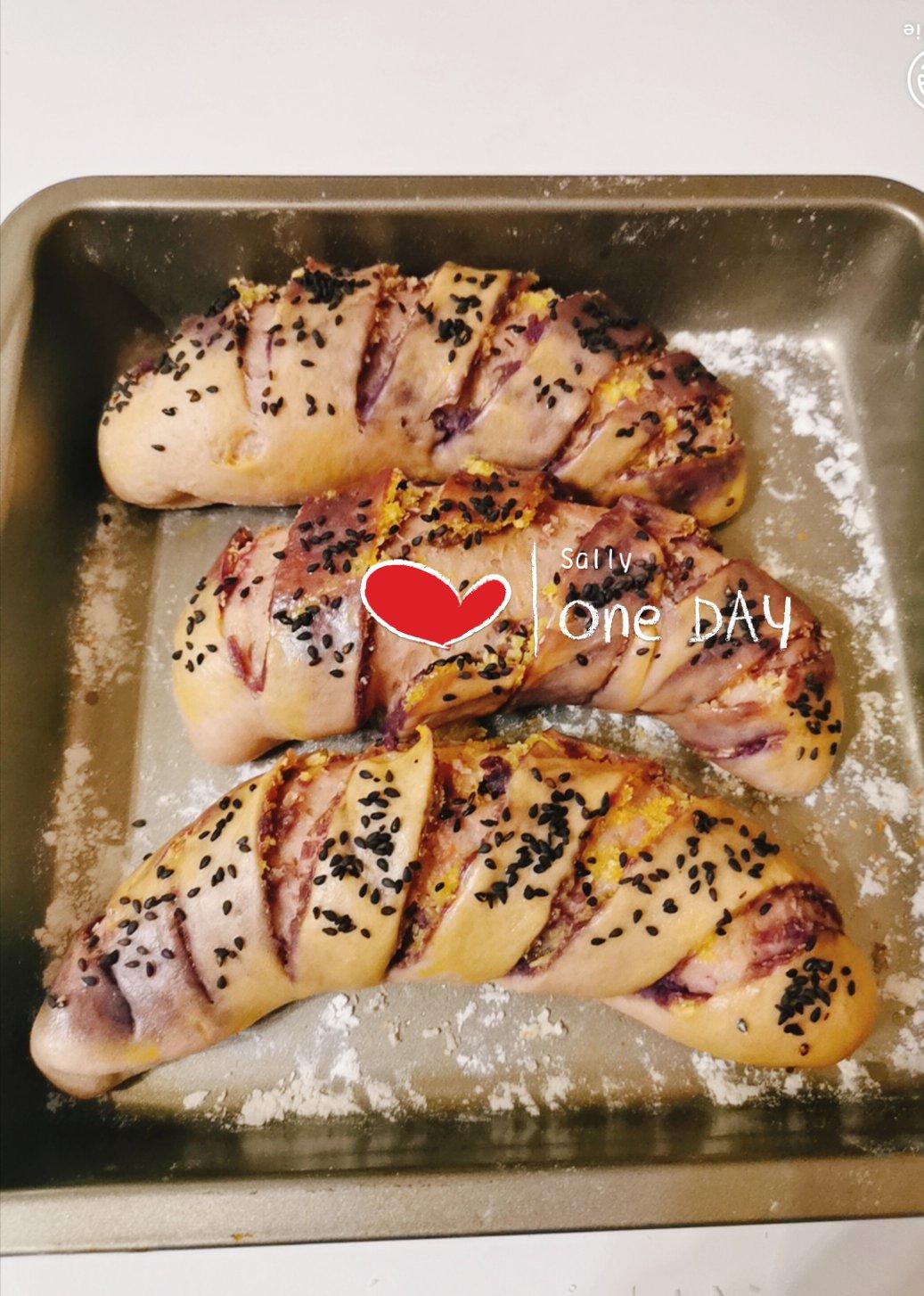 紫薯毛毛虫面包