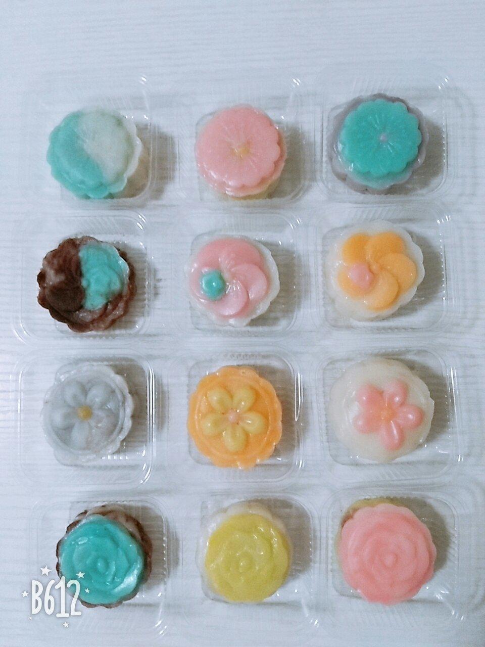 彩色冰皮月饼