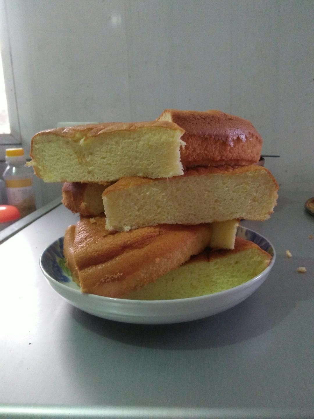 烤箱做蛋糕（戚风蛋糕的做法）