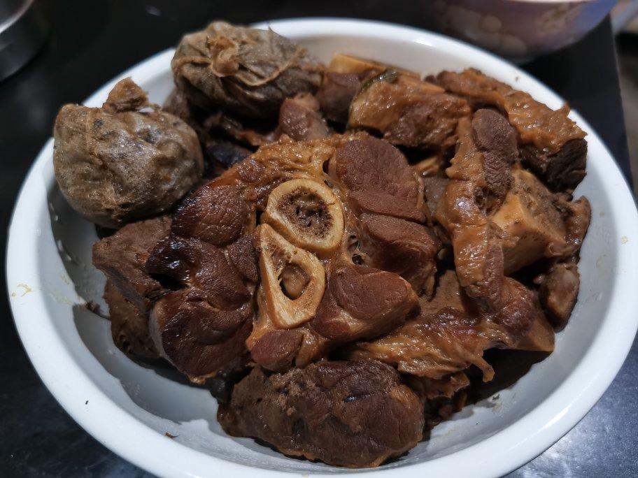卤牛腱子