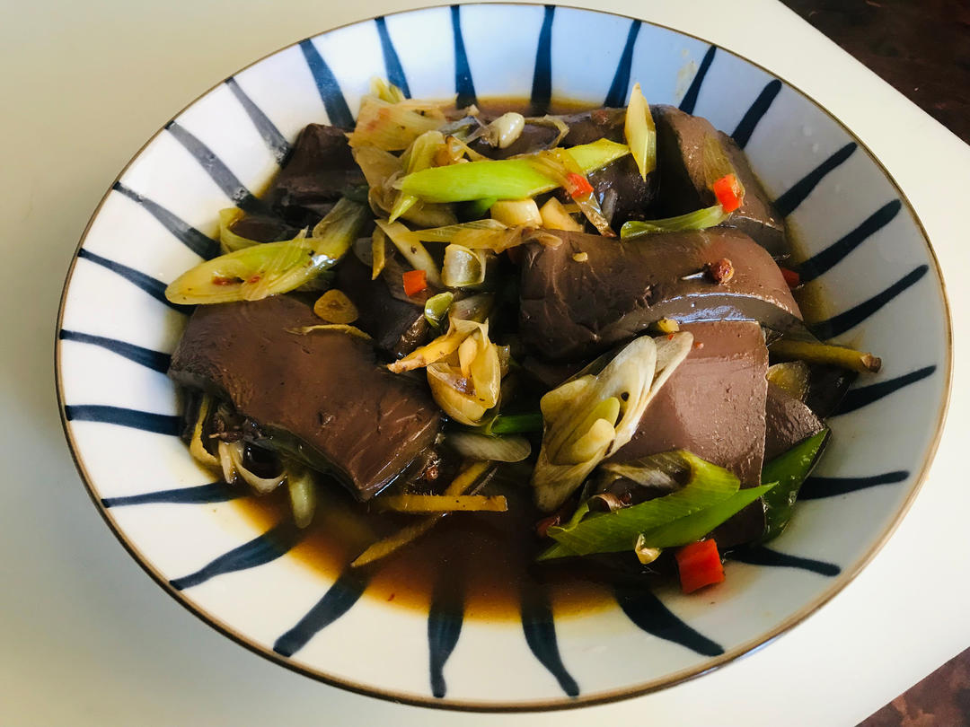 爆炒鸭血