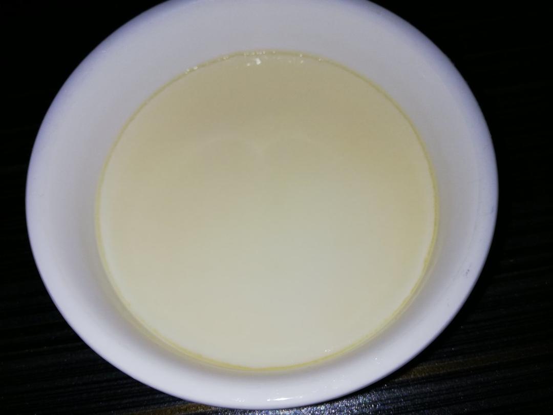 牛奶炖蛋