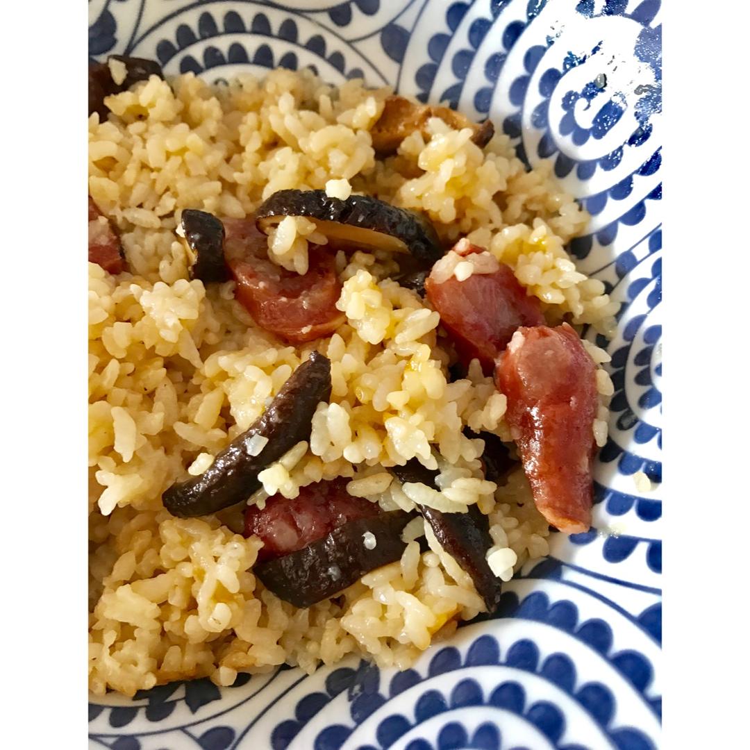 电饭锅版香菇腊肠饭
