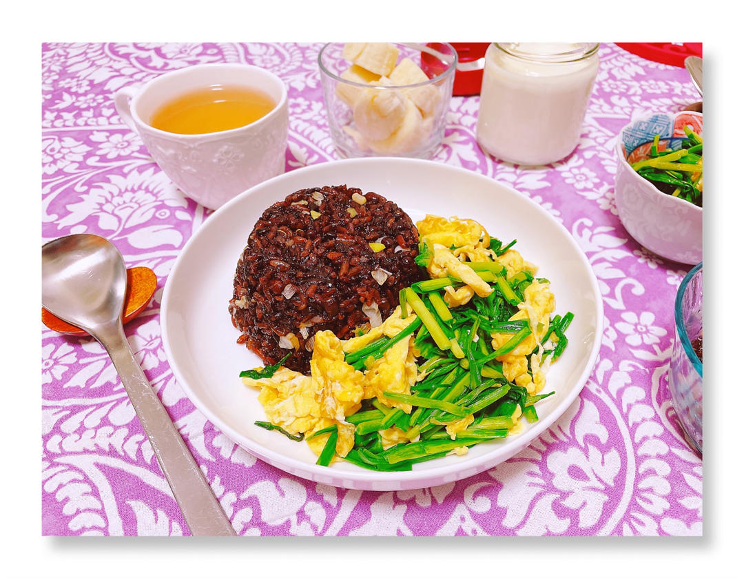 瑞利山和瑞丽安的食堂