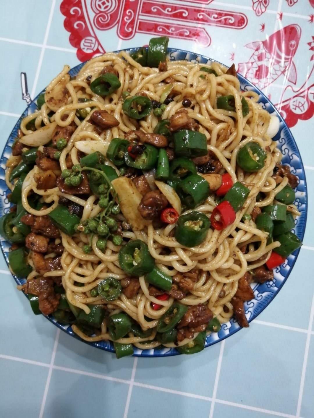 双椒鸡捞面
