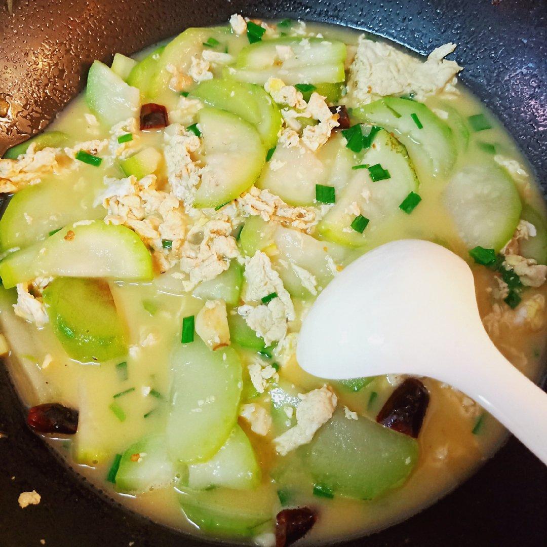 西葫芦瓜炒鸡蛋（茭瓜炒鸡蛋）