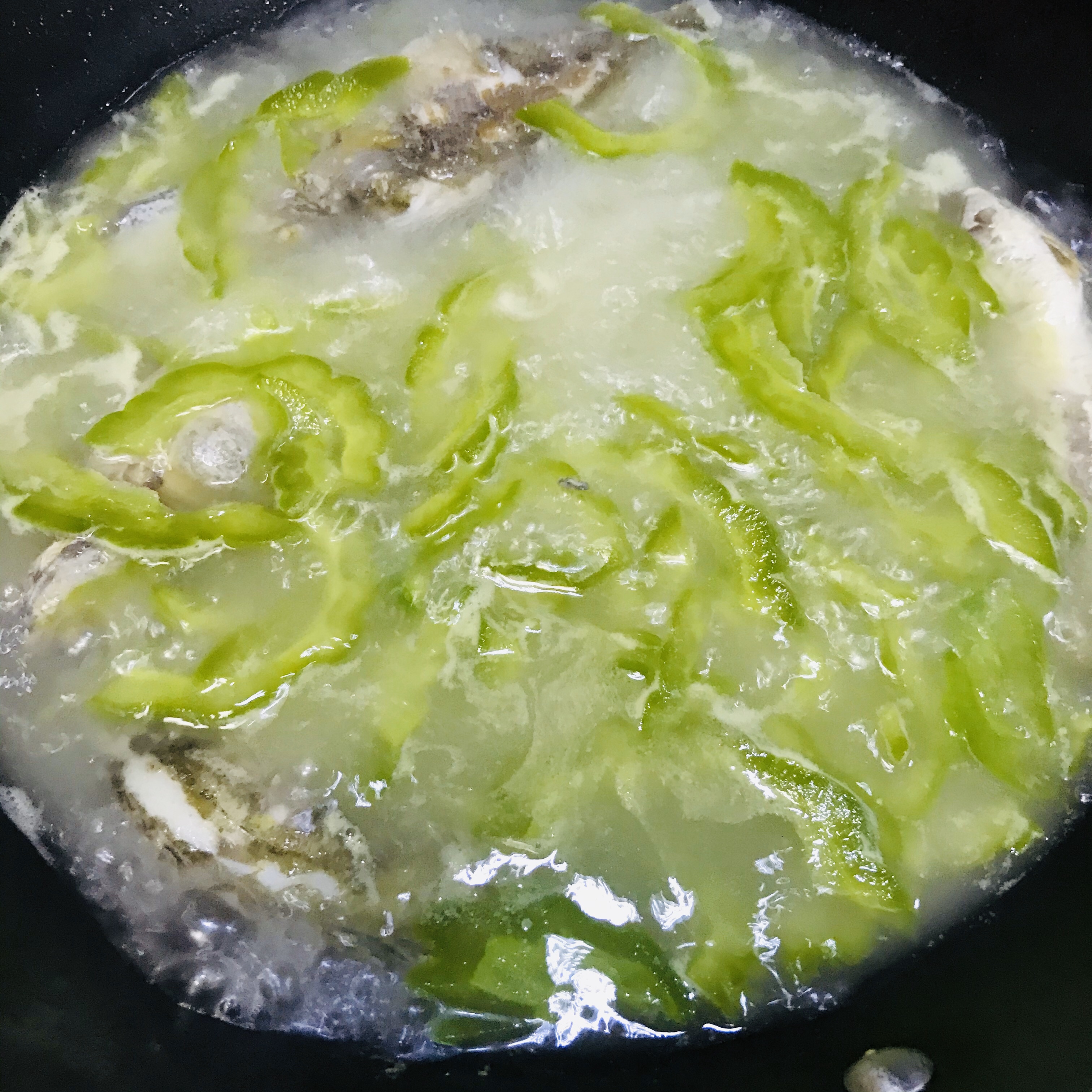 柠檬鱼苦瓜汤的做法