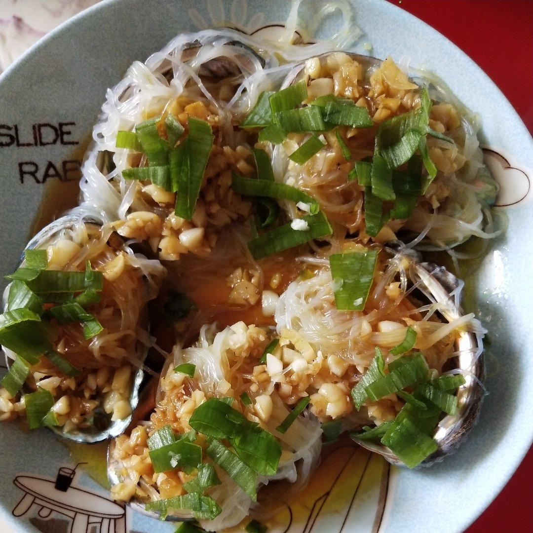 蒜蓉粉丝蒸鲍鱼