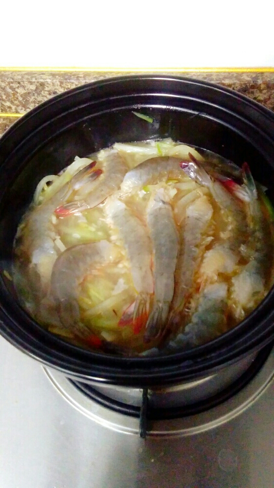 基围虾煲萝卜丝汤的做法 步骤5
