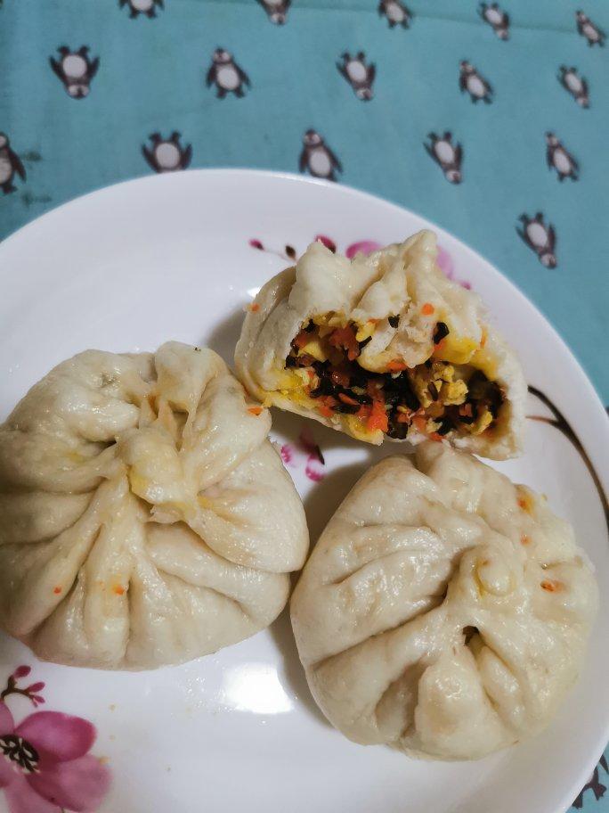 胡萝卜木耳鸡蛋素包子