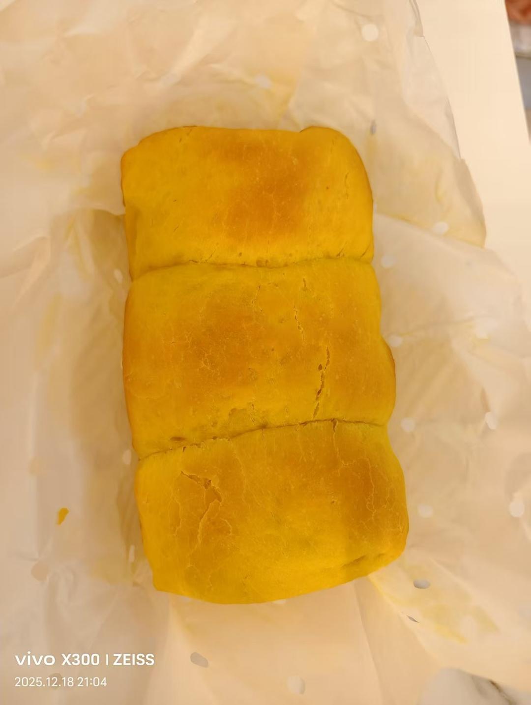 这南瓜巴斯克吐司吃一口直接封神，绵软细腻