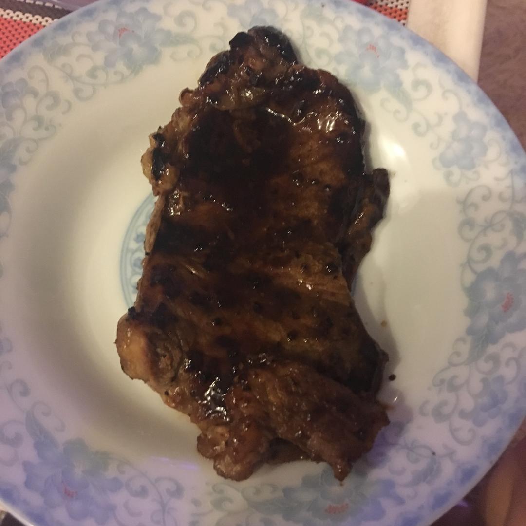 四分钟煎好一块鲜嫩多汁的牛排