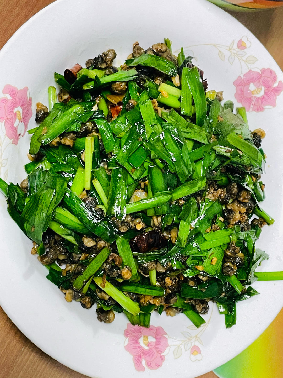 螺蛳炒韭菜