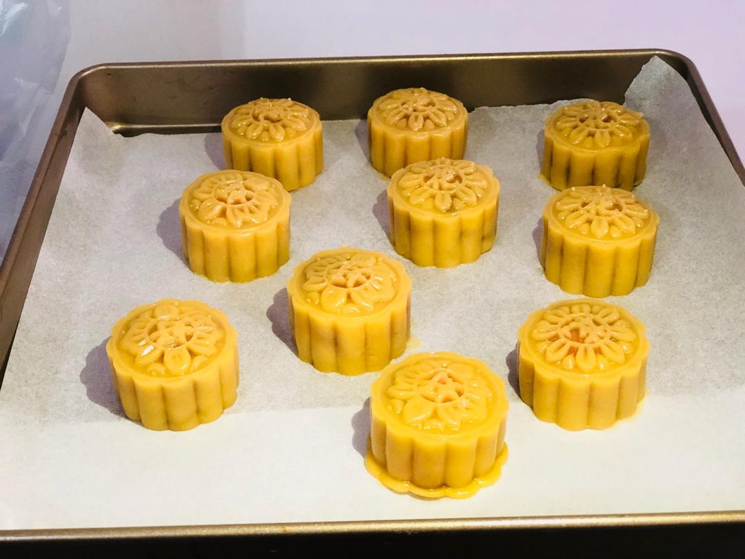 广式月饼——蛋黄莲蓉月饼