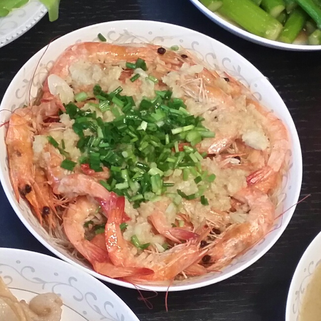 蒜蓉粉丝蒸大虾