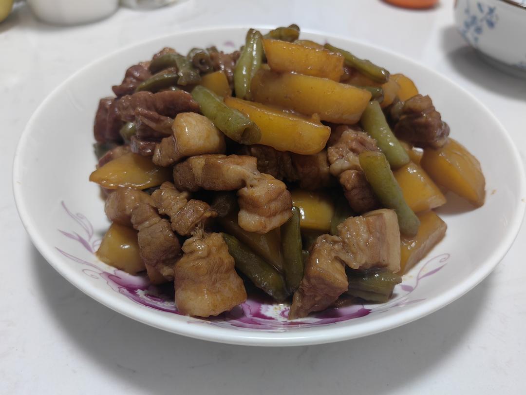 土豆芸豆五花肉
